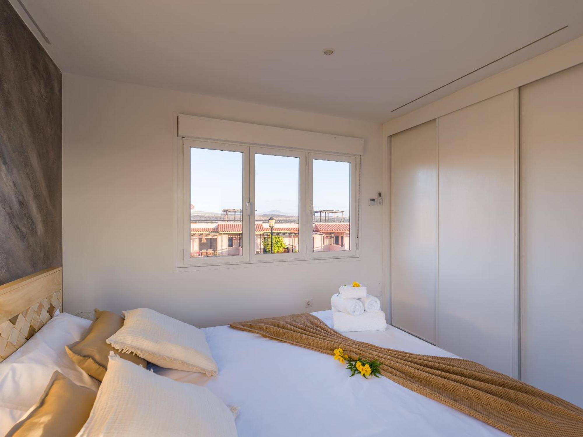 Giraud I - Luxurious Secluded Next To The Sea Lajares