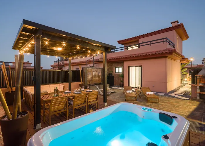 Giraud I - Luxurious Secluded Villa Next To The Sea
