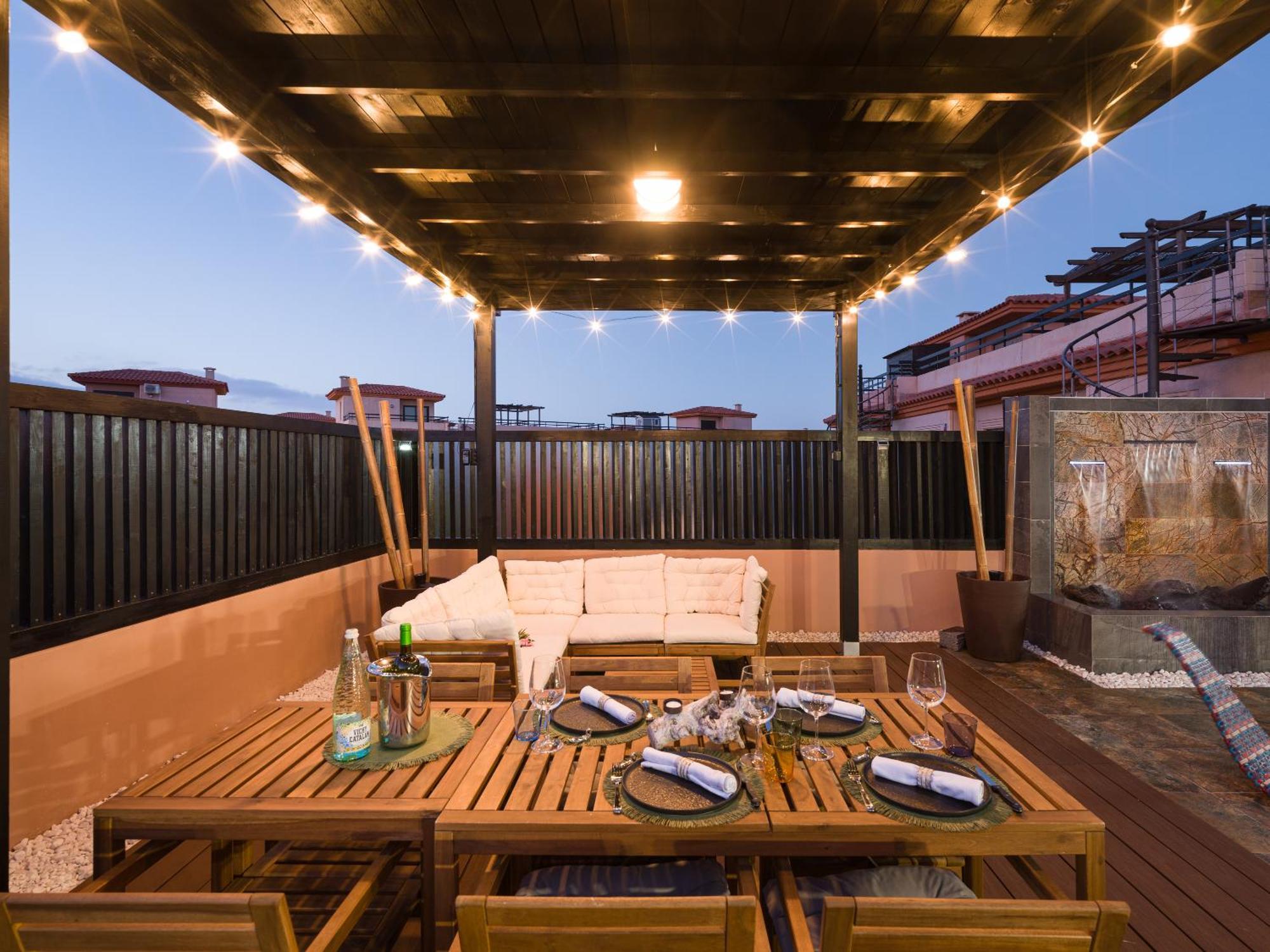 Giraud I - Luxurious Secluded Next To The Sea